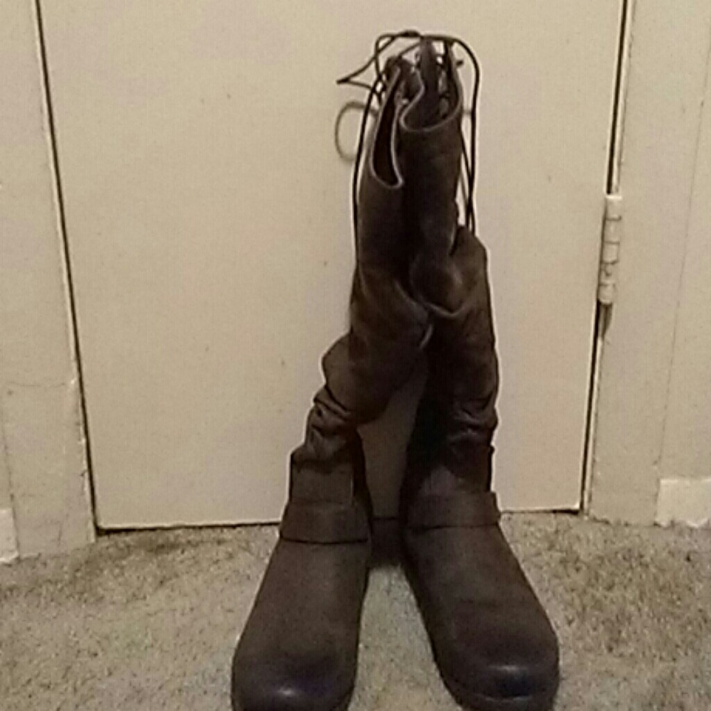 Brown women boots